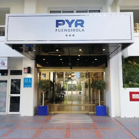 Front Line & Free Parking At Fuengirola